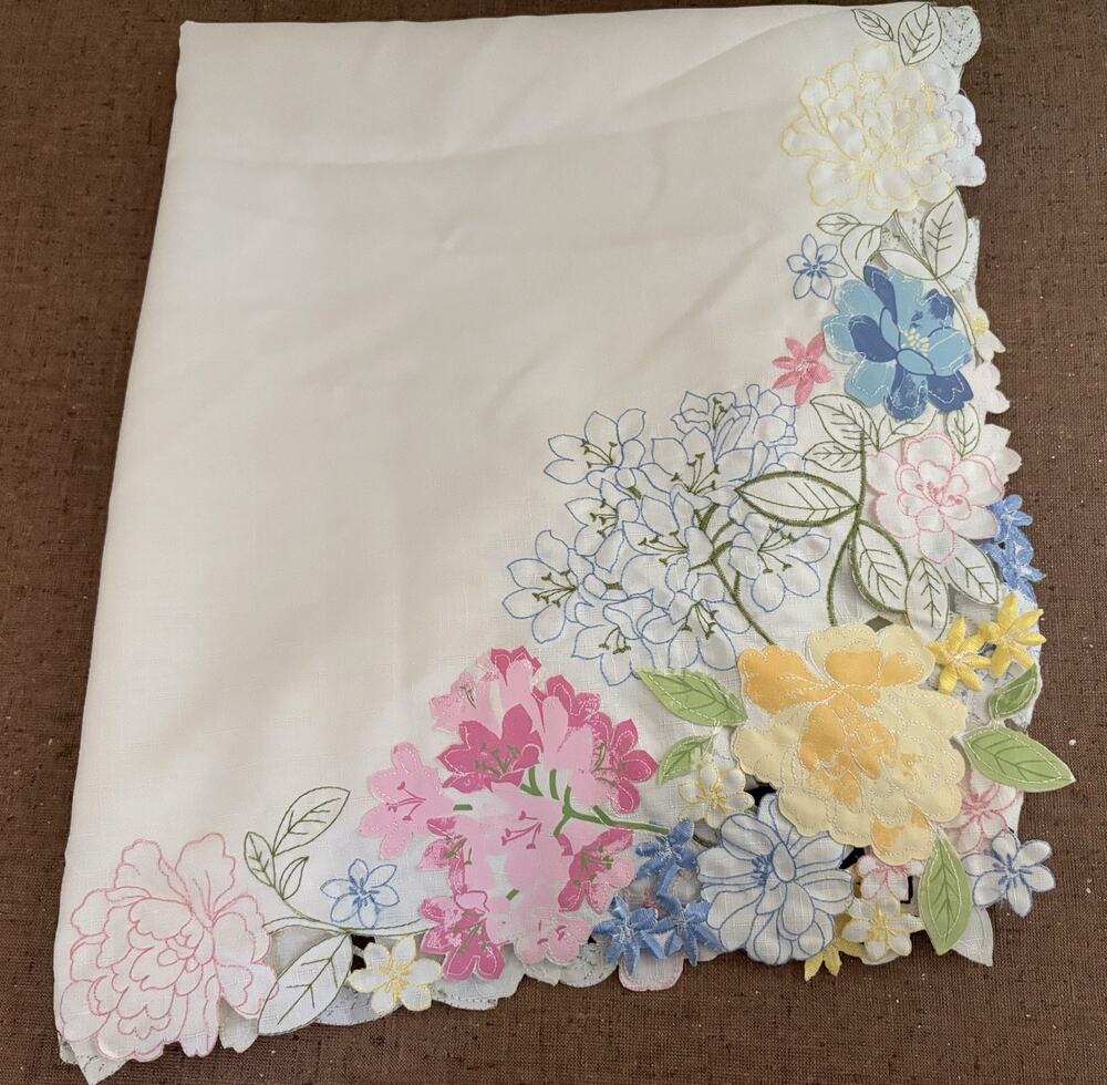 Tablecloth Cutout Embroidered Pastel Floral Scalloped Edge 60x102”